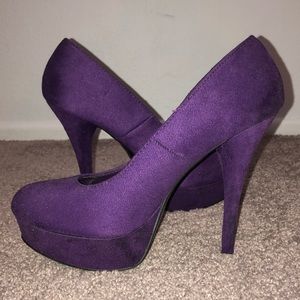 Never worn Purple heels
